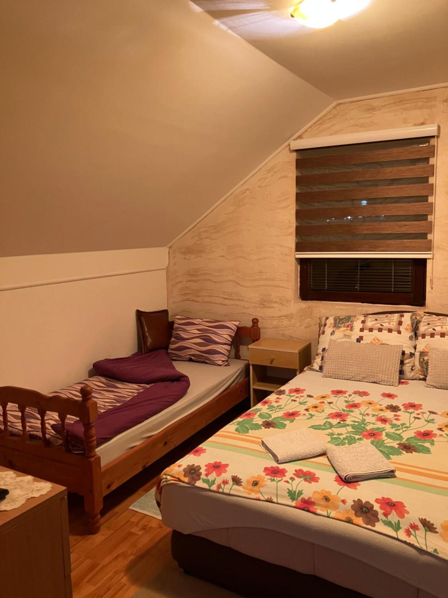 Apartmani Rada ซลาตีบอร์ ภายนอก รูปภาพ